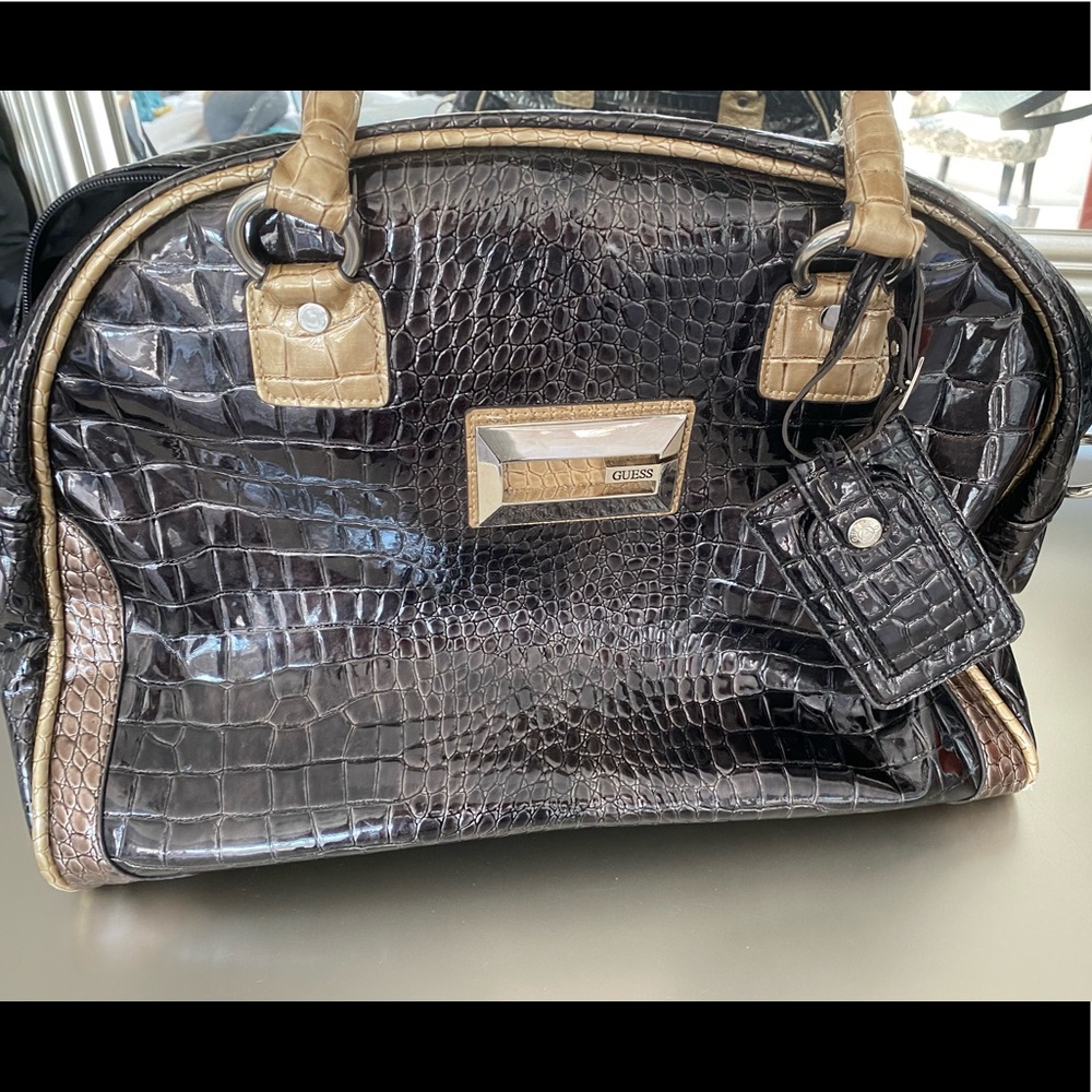 Guess (carry-on/overnight bag)